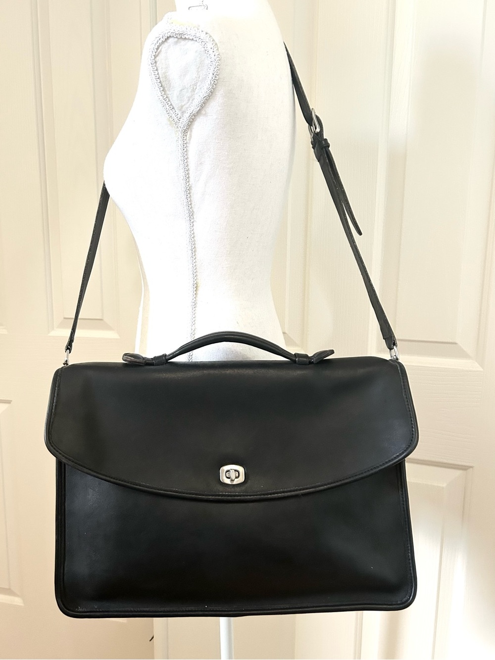 Classic Coach Black Leather Briefcase with Removable Strap EC - Picture 2 of 14